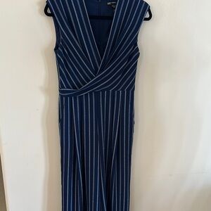 Maggy London navy Blue striped jumper V-Neck Sleeveless size 6P
